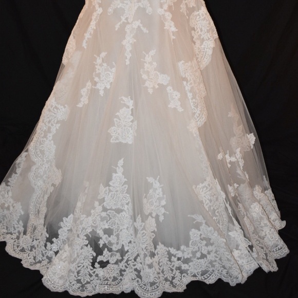 Casablanca Plumeria Wedding Dress - Picture 2 of 8